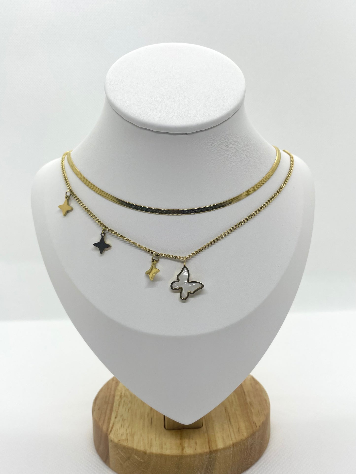 Collier avec pendentif papillons